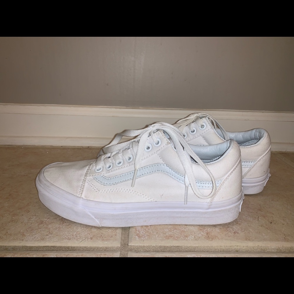 Women’s White Canvas Old Skool Vans Size 8.5